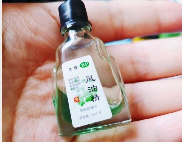 眼药水不小心滴眼球上有危害吗,滴眼药水坏眼睛