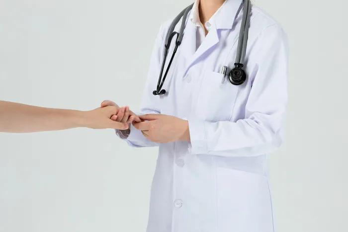 麦迪森健康提醒：手指末端莫名肿大！当心是疾病信号