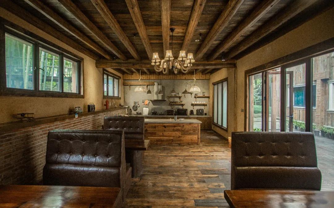 莫干山原木风绿野仙踪花园民宿,莫干山桃坡探险乐园绿野仙踪