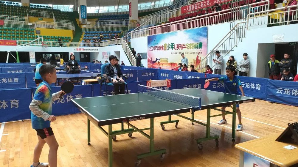 昨天乒乓球比赛,奥城羽毛球比赛