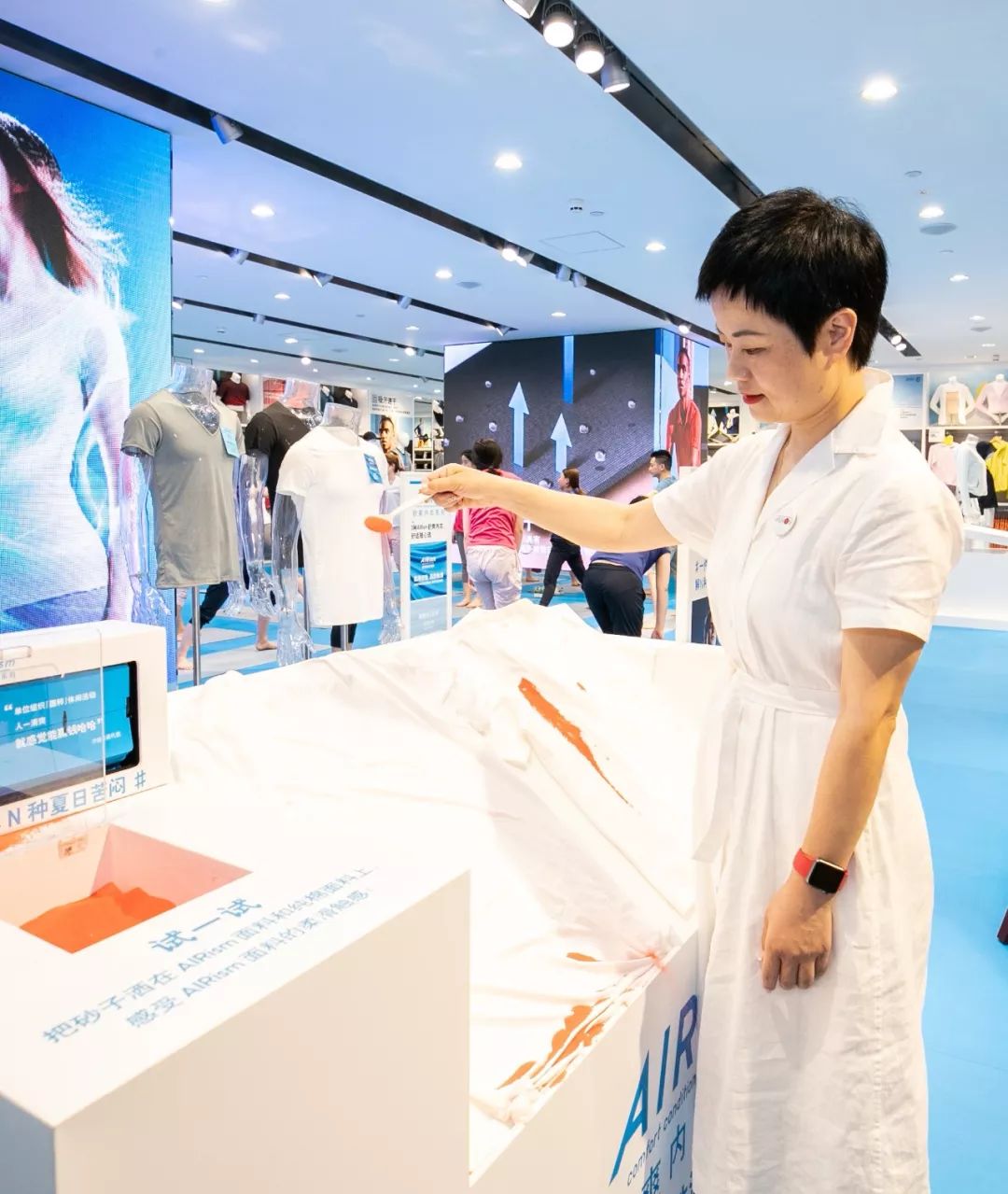 上海五角场合生汇优衣库,上海最大的优衣库在哪里