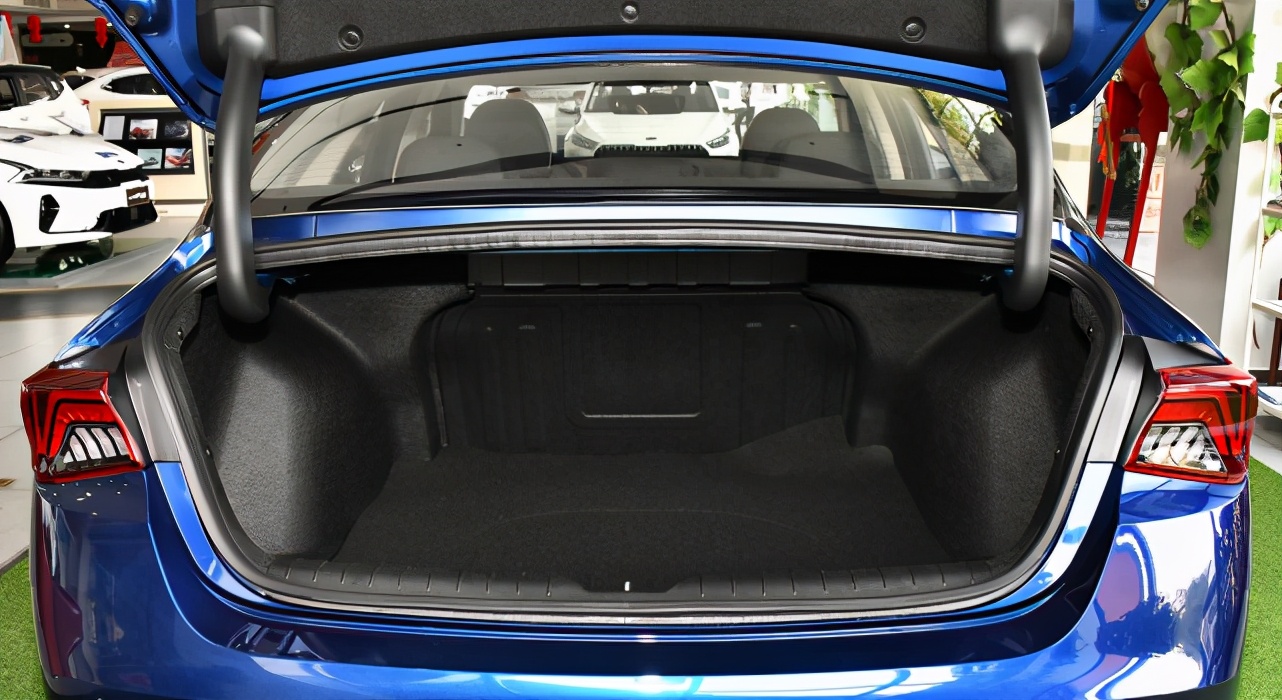 16万的起亚k5,16款起亚k51.6t11万公里