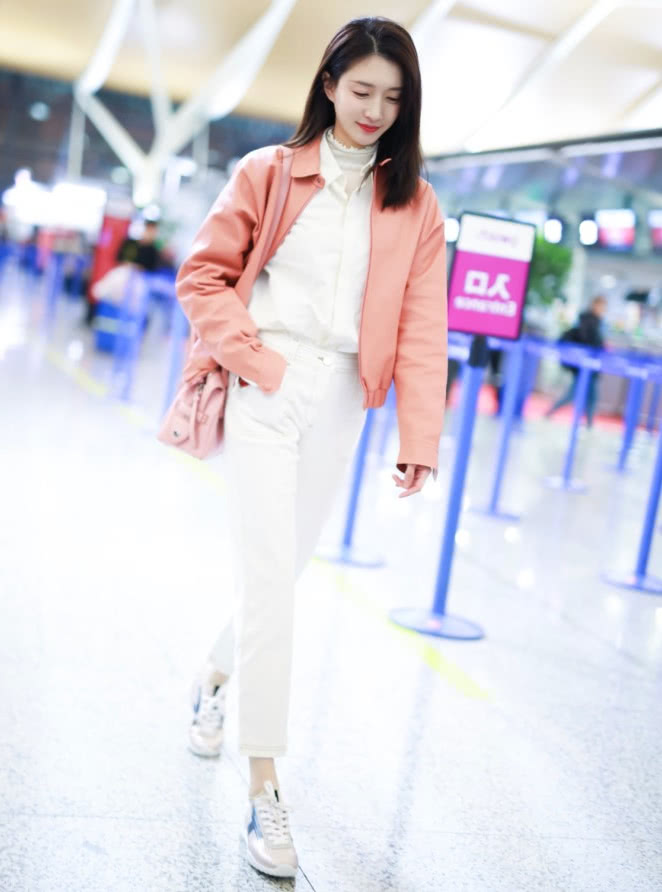 江疏影粉白系好看吗,江疏影粉色系搭配图片