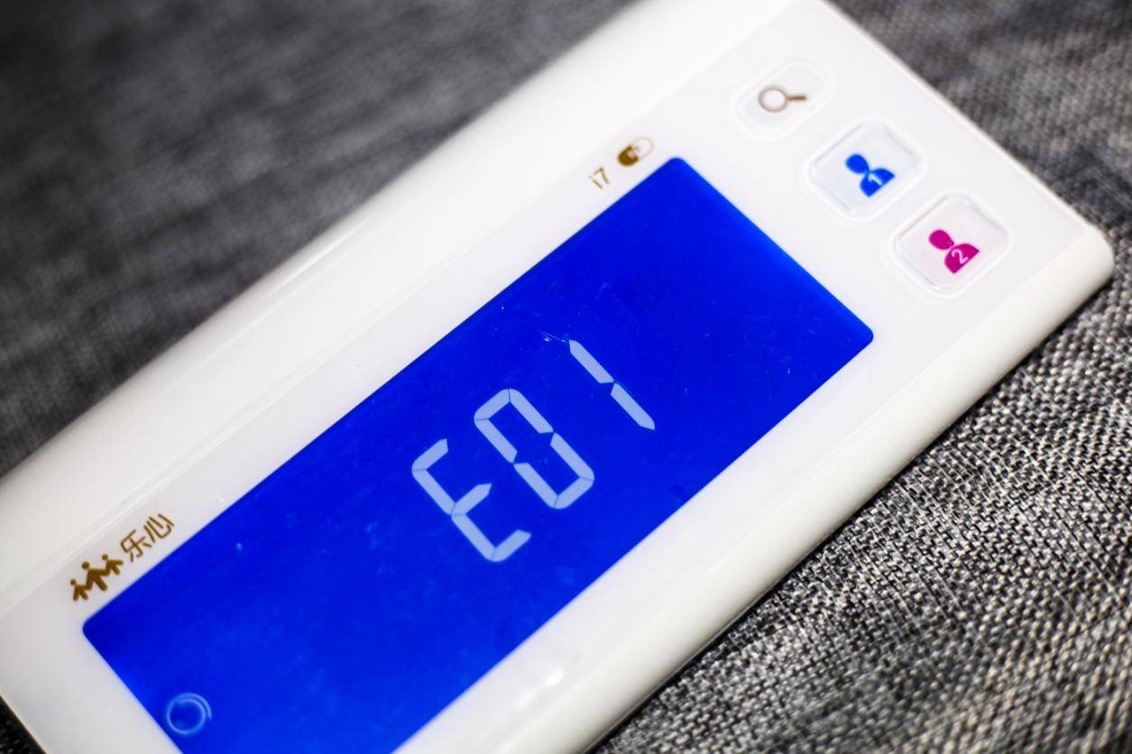 乐心血压计i7,乐心血压计i7怎么换电池