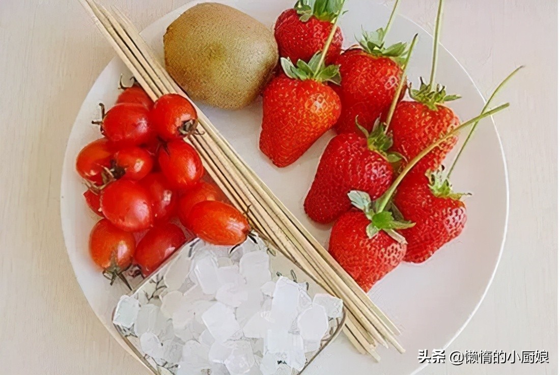 彩虹小厨做糖葫芦,吕小厨自制糖葫芦