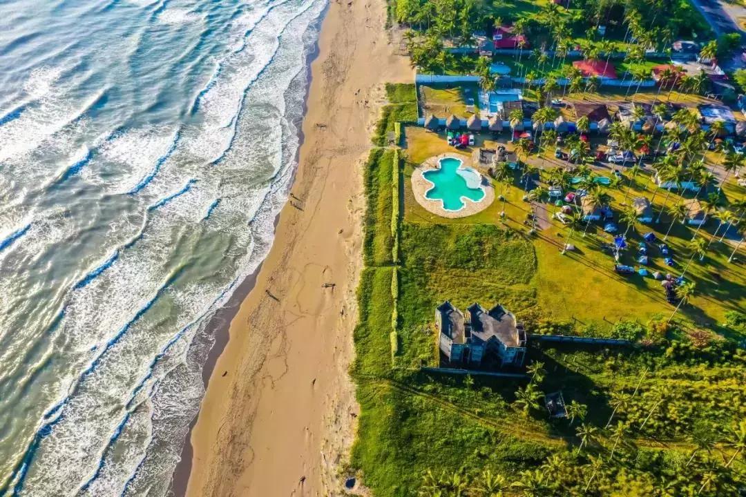 他7年骑行44个国家多次死里逃生,他7年环游中国18万公里绕赤道4圈