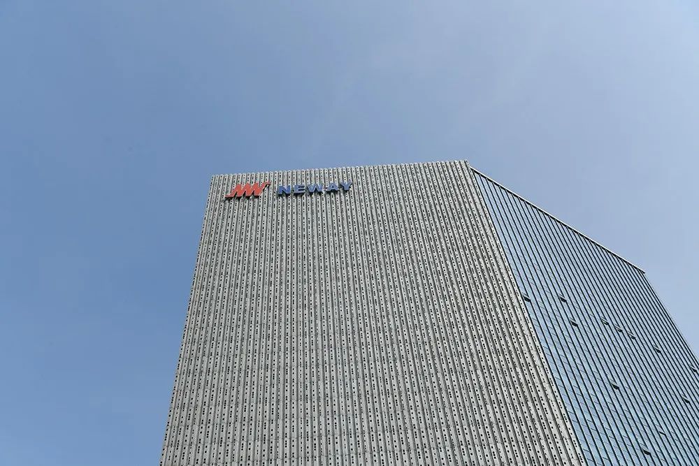 高新区党旗领航助推企业复工复产,高新区鼓励企业复工复产