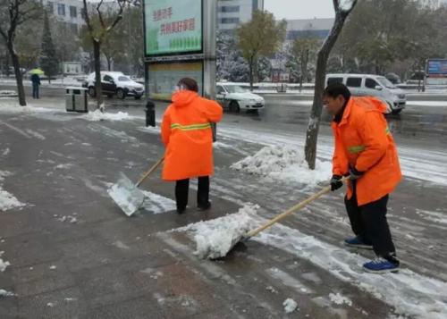 有人说成都在普通超市上班的人工资都有7到8千，是真的吗？