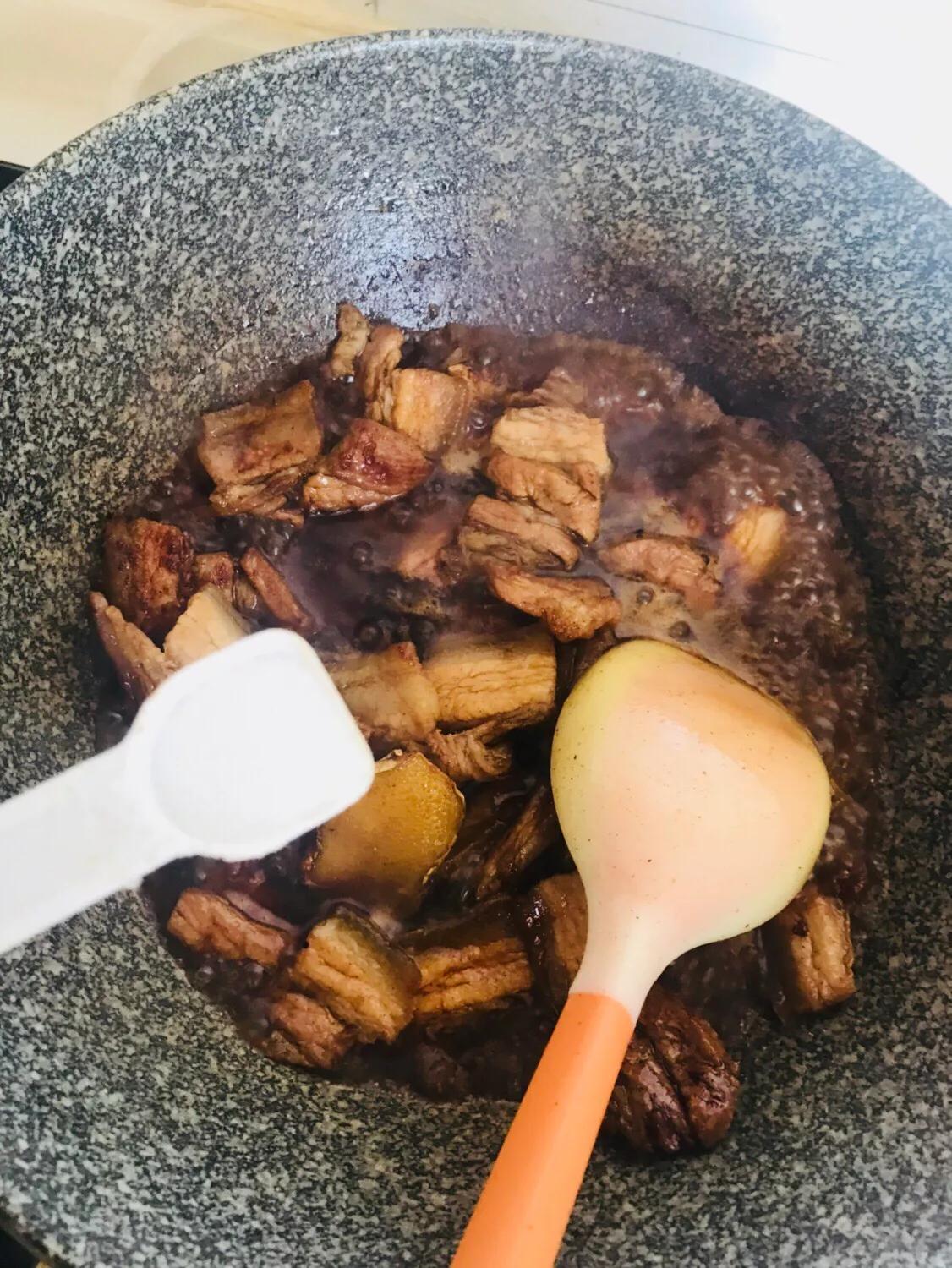 五花肉和米饭一起做最好吃,五花肉懒人做米饭的方法