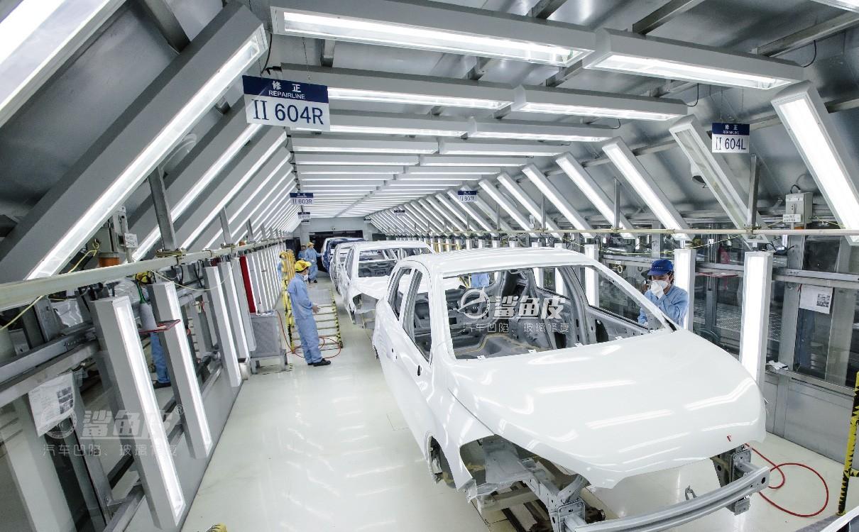 鲨鱼皮凹陷修复和钣金喷漆哪个好？