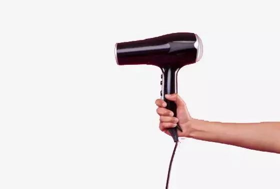 羽绒服脏了教你一招立刻变新,羽绒服刚买来皱皱巴巴快速处理