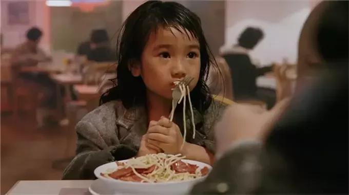 李连杰的醉拳与成龙醉拳谁是正宗,螳螂拳李连杰vs成龙醉拳大电影