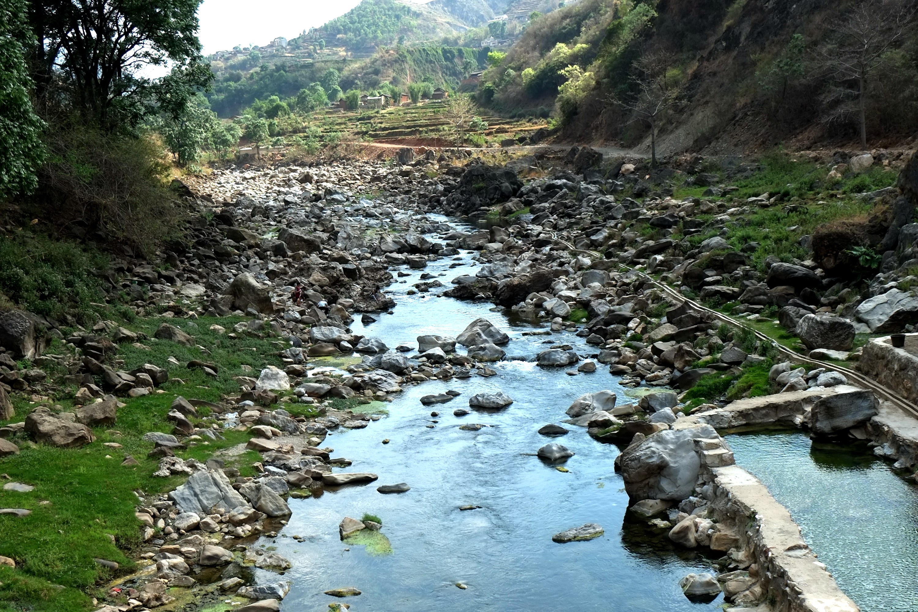 昆明天空之城附近泡温泉,昆明野温泉一日游