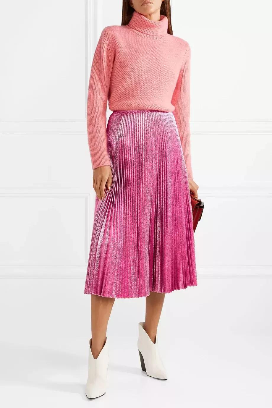 经典大衣的多种时髦穿法,裙摆大衣怎么穿好看