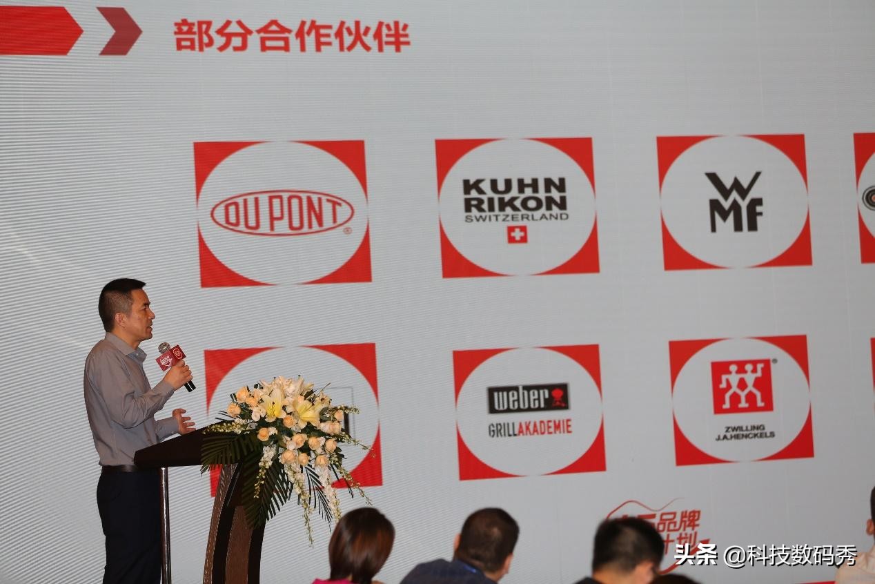 老外扬言不用中国制造，结果发现裤子都没得穿，床也不能睡