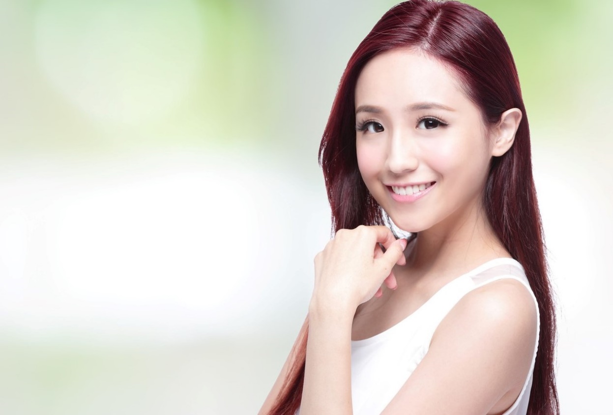 涂粉底液的小技巧,涂粉底液的正确方法不卡粉