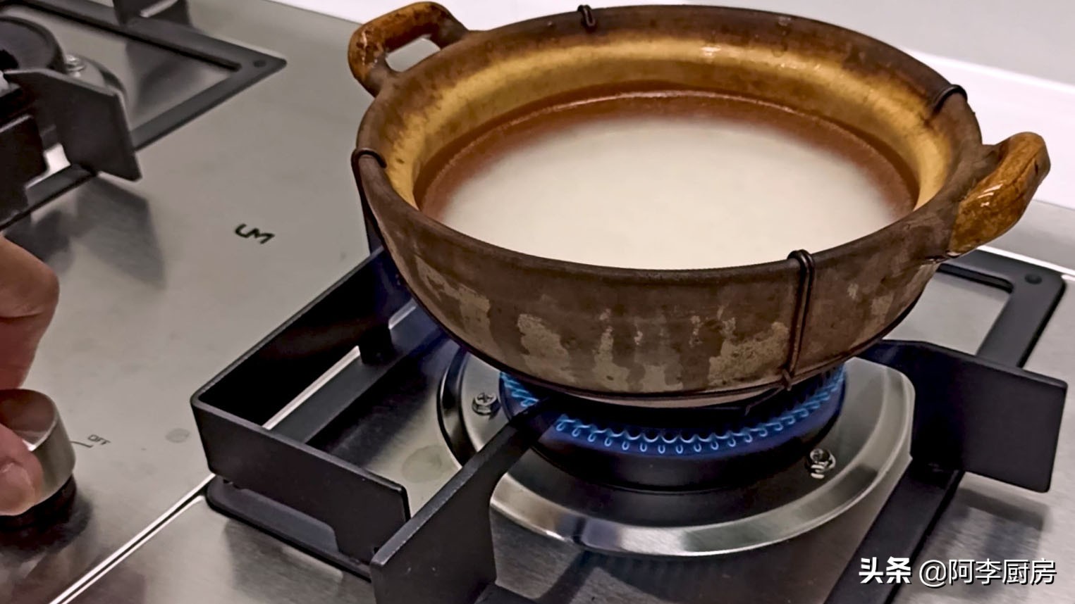 广东海鲜油盐煲仔饭,冬瓜腐竹油盐煲仔饭