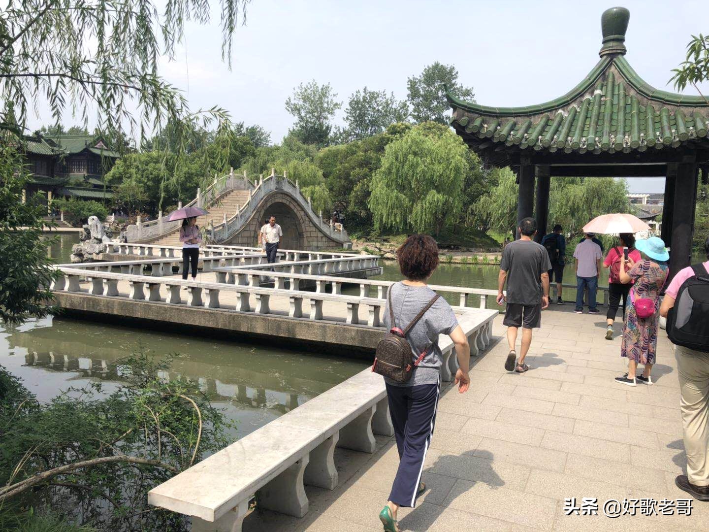 十里湖光，清澄缥碧，花木扶疏，连绵滴翠…瘦西湖游记