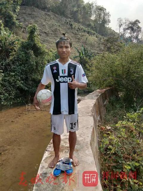 农村小伙苦练轻功水上漂,农村小伙练篮球