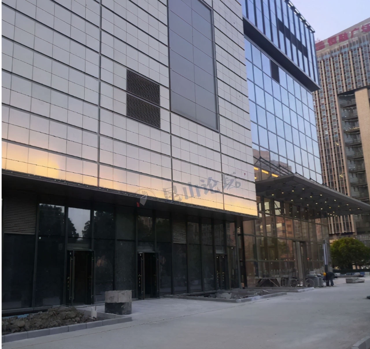 先睹为快!现场实探昆山天虹购物中心,预计10月开业