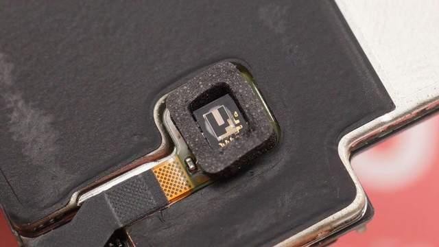 魅族首款智能手表拆解报告，内置艾为AW8896数字智能K音频放大器