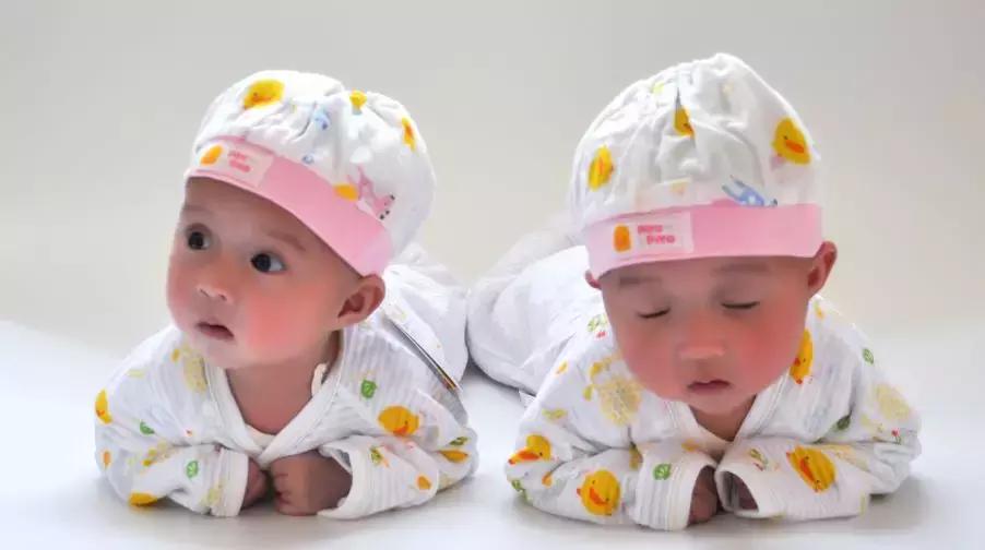 双胞胎很难足月吗,双胞胎成功受孕有多难