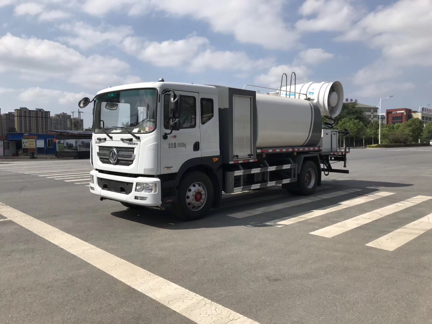 环卫专用洒水车东风,东风国六5吨洒水车报价