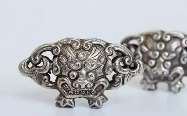 108手串背云如何搭配,5mm的手串搭配多大的背云