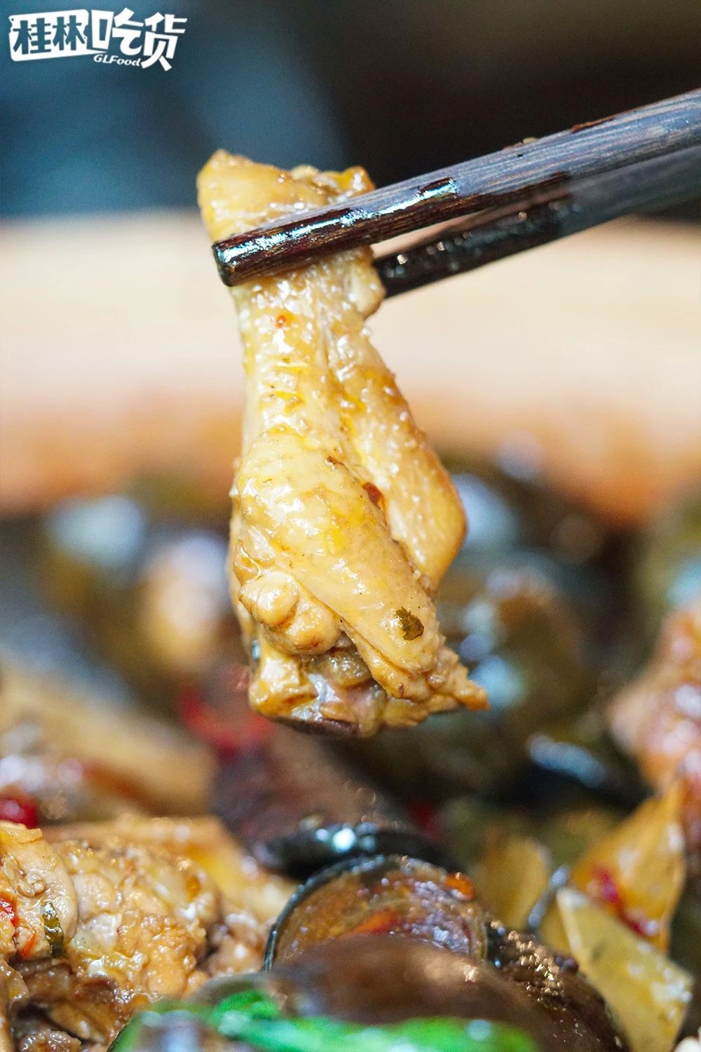 这家店惊现养生辣锅?!吃之前还要先“玩火”!