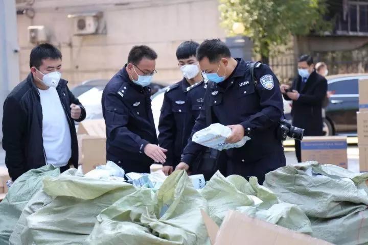 卖医用口罩和假口罩判刑 (网上售卖口罩被抓)