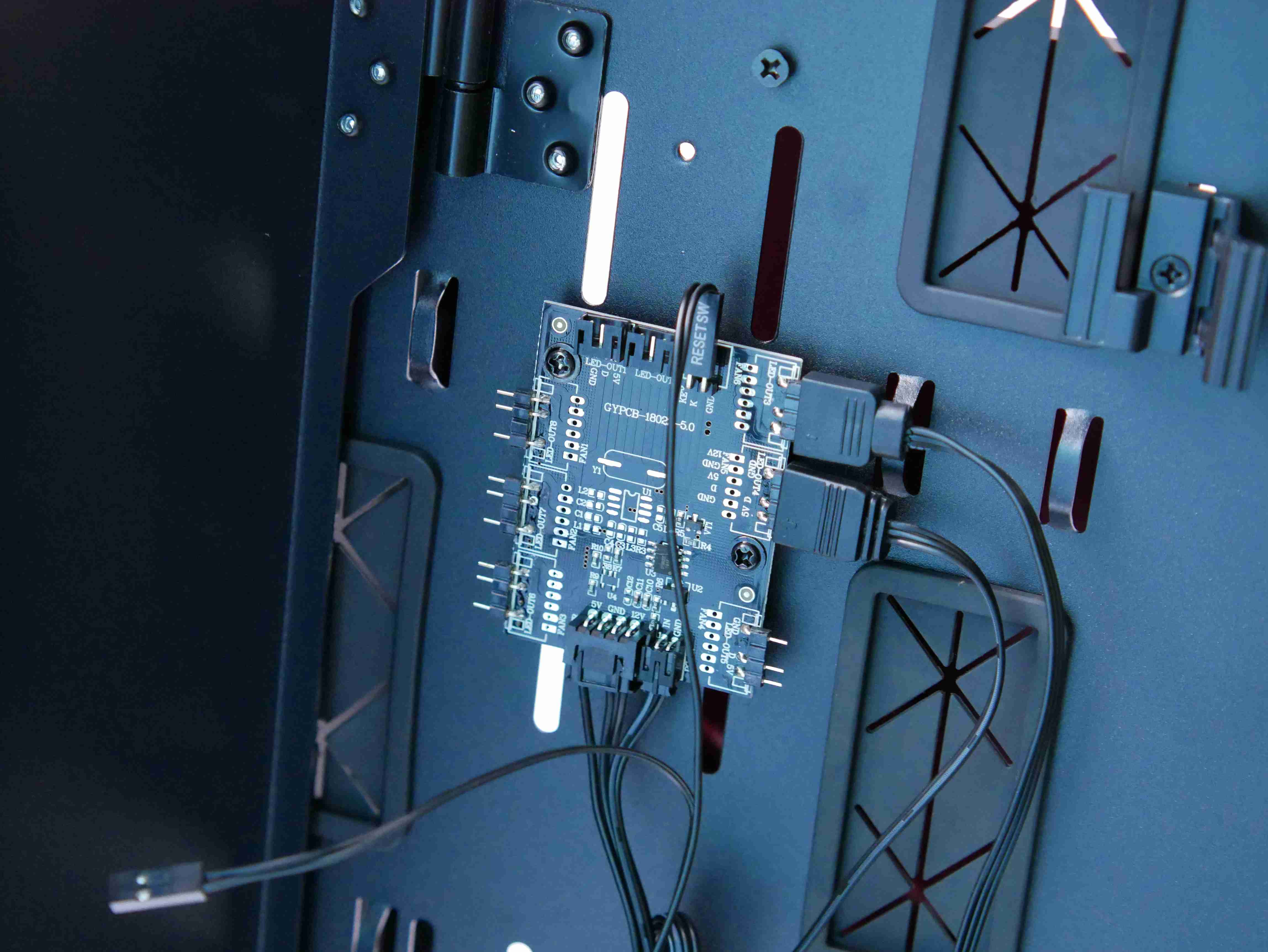 骨伽征服者机箱缺点,骨伽撕裂者机箱好不好