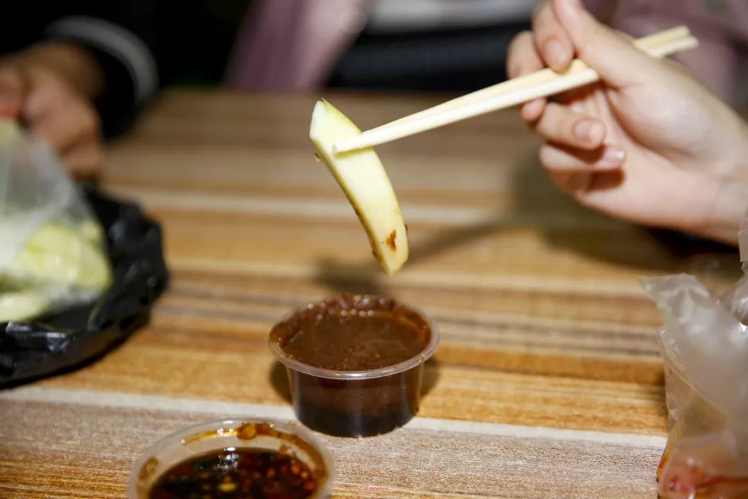 我们跟着本地人吃完这十家店，做了一份最靠谱的三亚美食线路