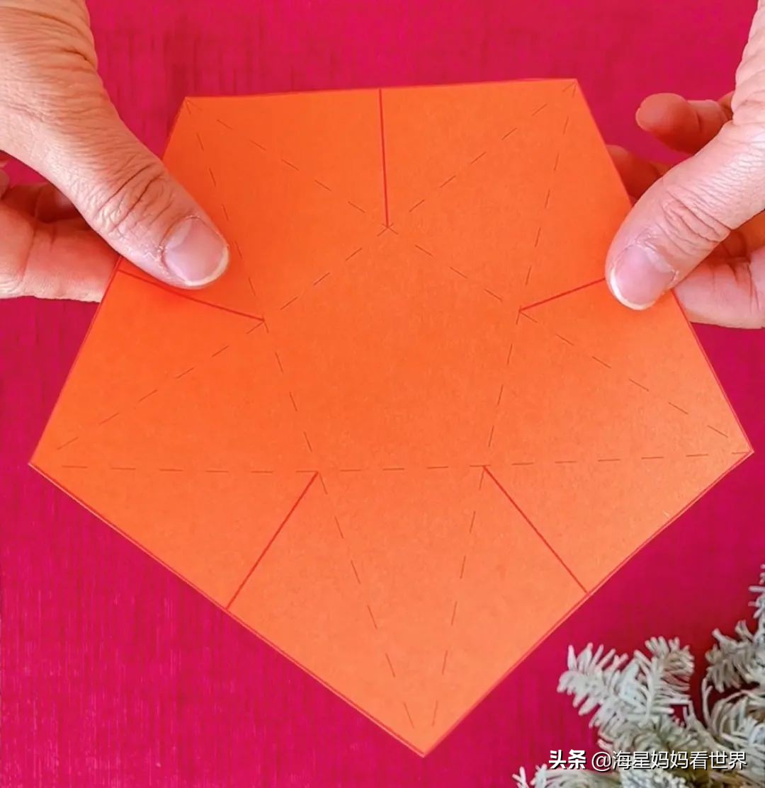 春节喜气洋洋大红灯笼高高挂,红红火火喜气洋洋百家姓灯笼