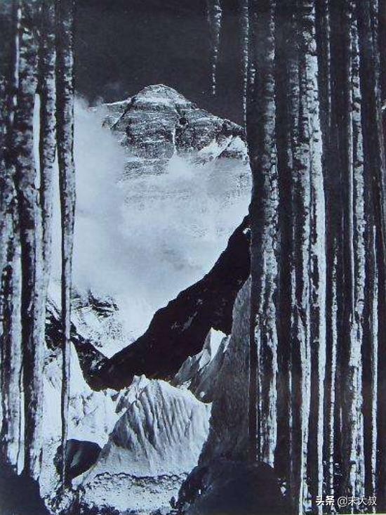 世界最高峰珠穆朗玛峰是哪个国家,世界最高峰珠穆朗玛峰归哪个国家