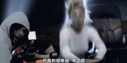 红极一时的世界巨星,被三个男人推进深渊,其中一个还是亲生父亲