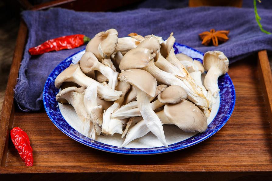 干炸蘑菇怎么炸好吃又简单,干炸蘑菇怎么酥脆好吃