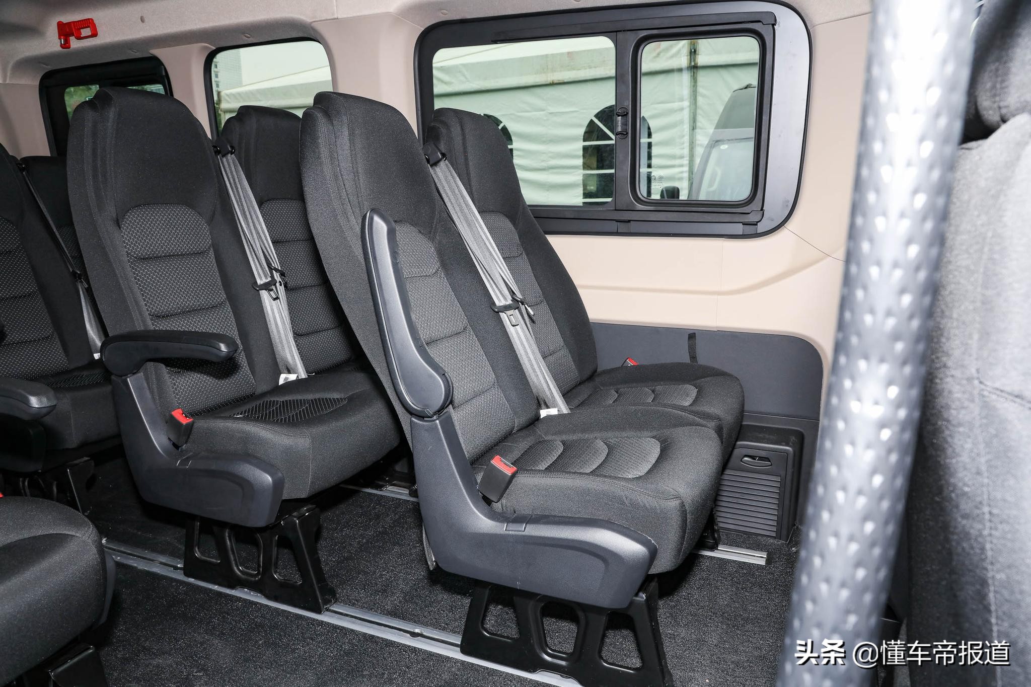 即将上市轻客10座,新车大通商务9座落地价