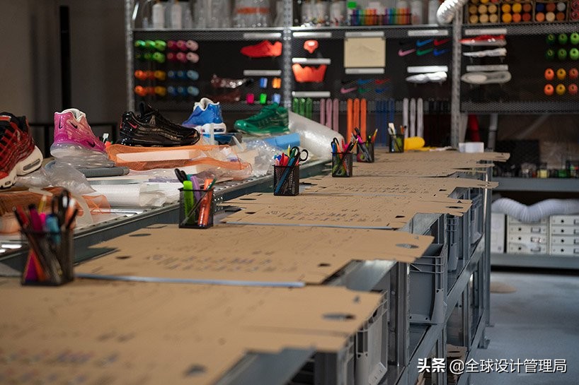 耐克设计师设计的100元跑鞋,nike经典款式介绍airmax系列