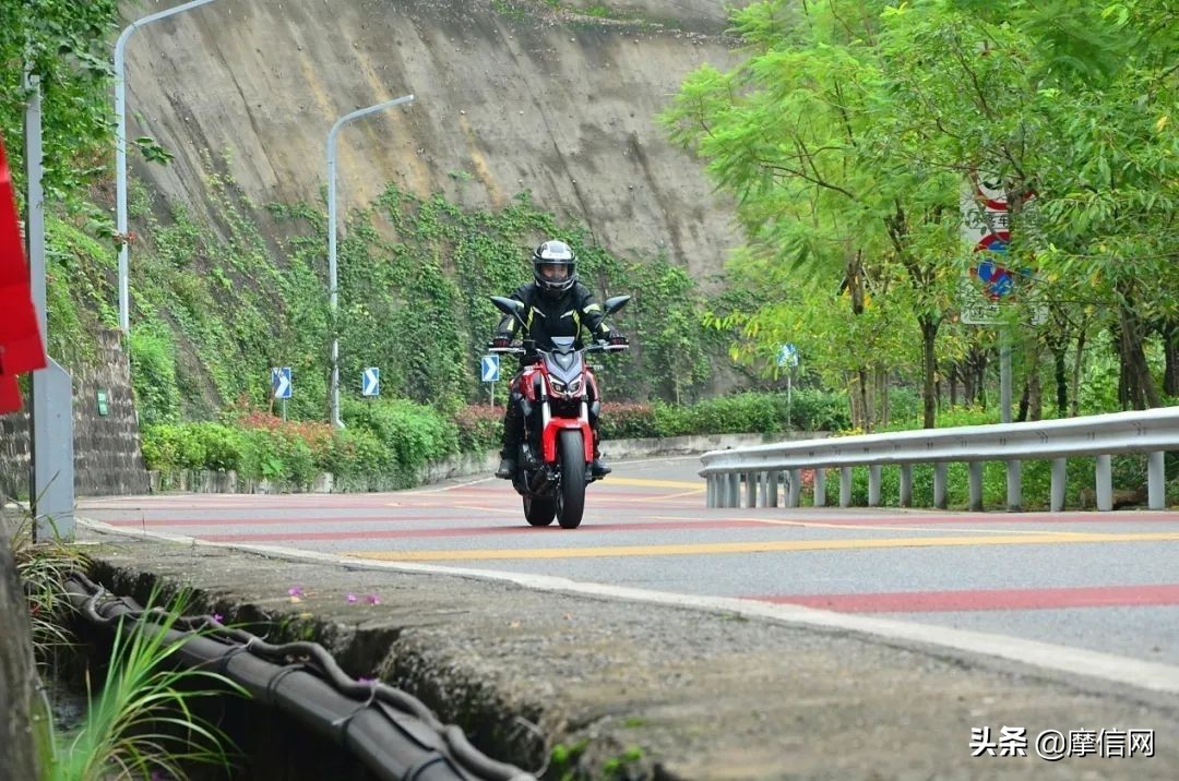 武装到牙齿的越野摩托,武装到牙齿的江铃驭胜s350