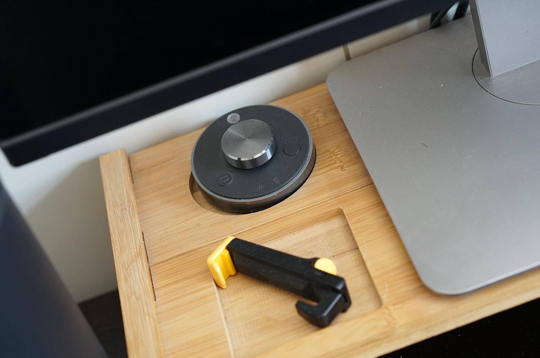 大家觉得我这一桌子东西怎么样？老黄的2020年桌面分享