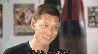 拳王周比利和吴京,太极宗师周比利踢飞吴京视频