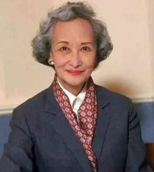 郭婉莹：优雅是唯一不会褪色的美，就算刷马桶、抓奸也要活成诗