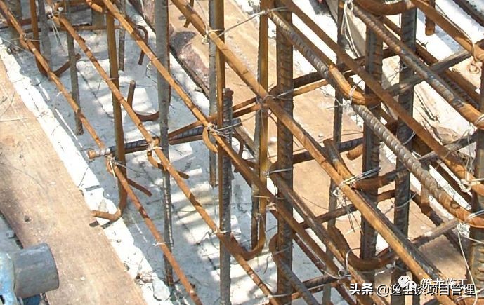 施工现场钢筋安装绑扎通病案例,钢筋质量通病基础知识培训讲义