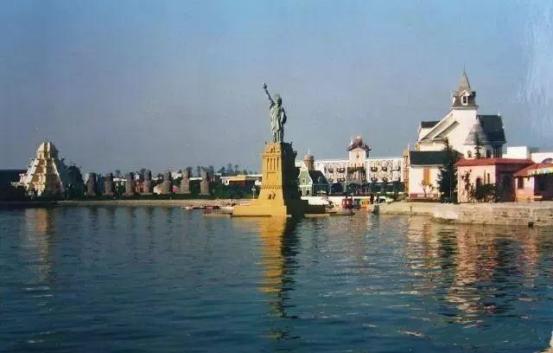 犀浦三十载，国际都会到城乡结合部的水逆