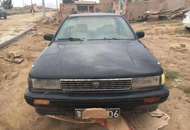 偶遇一辆蓝鸟,偶遇老车尼桑