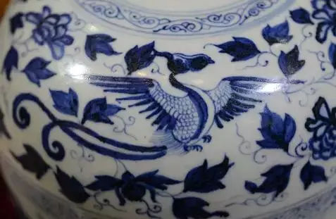 真假元青花铁锈斑对比图,一次认识元青花六大特征