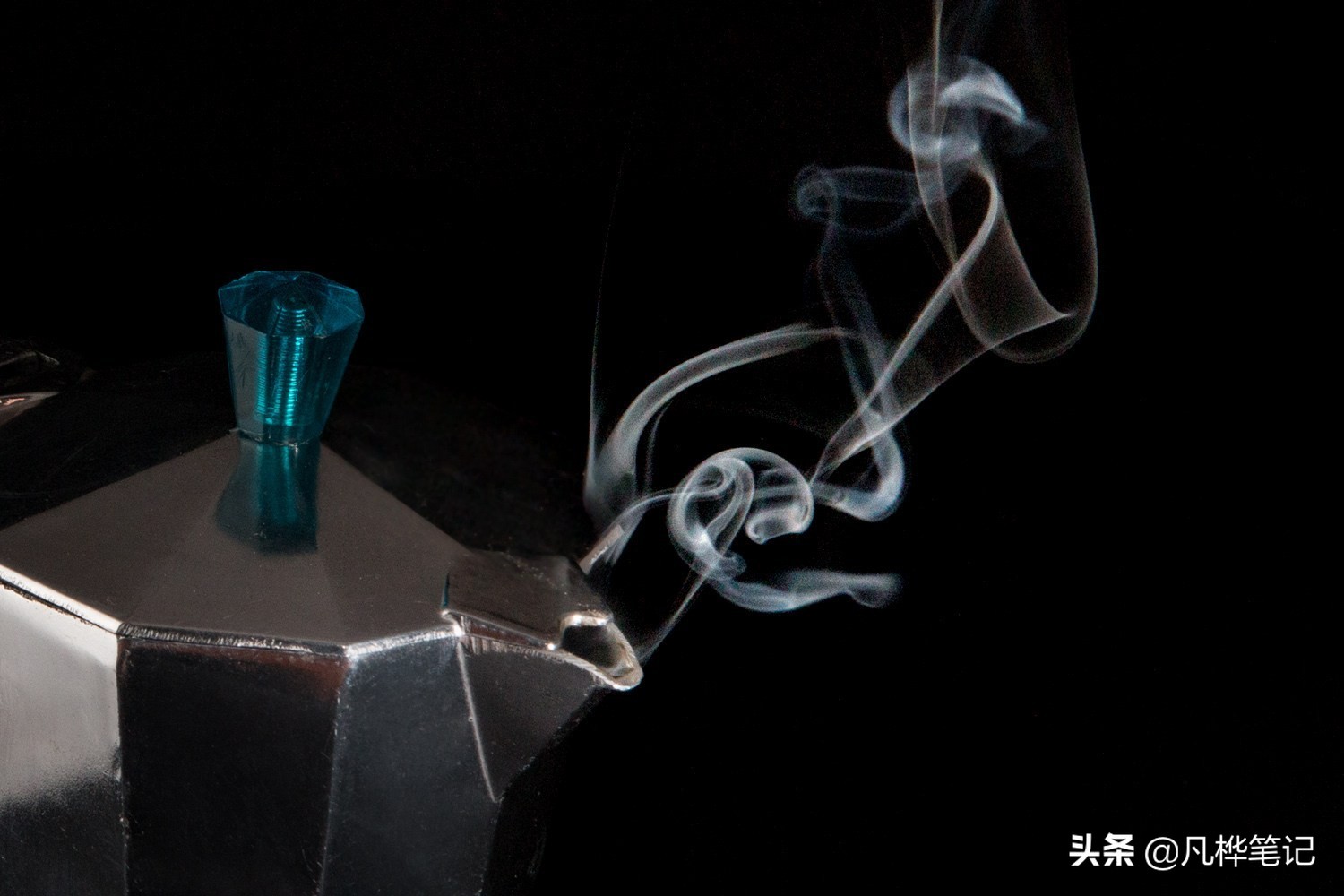 怎样夜晚拍出烟雾感,在家拍的烟雾氛围感