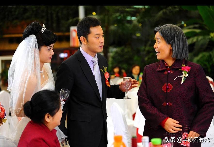 第一次见未来婆婆婆婆送了见面礼,婆婆来了第一次见媳妇