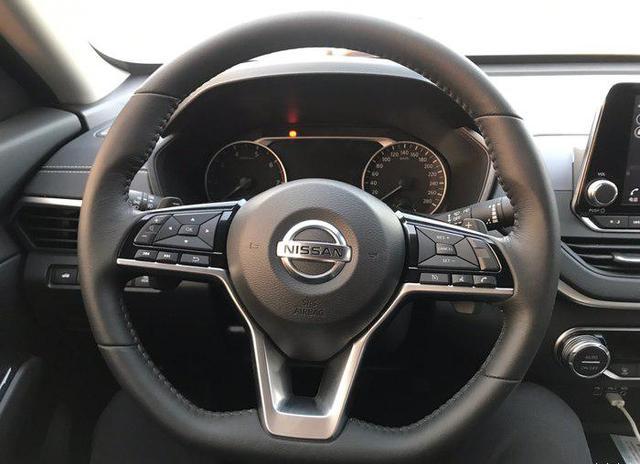 日产2021天籁车主提车,日产天籁车主黑色提车视频