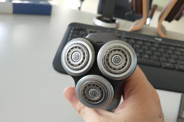 飞利浦三刀头感觉刮不干净,飞利浦哪个系列的适合刮硬胡子